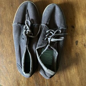 Reef canvas shoes size 13